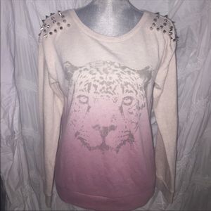 Spotted Leopard sweatshirt with spikes